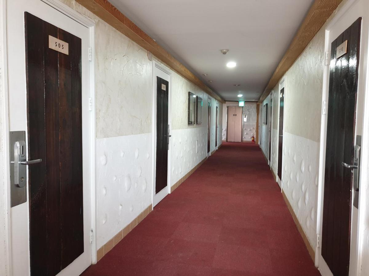 กรีน แอนด์ บลู โฮเต็ล Motel พยองซาง ภายนอก รูปภาพ