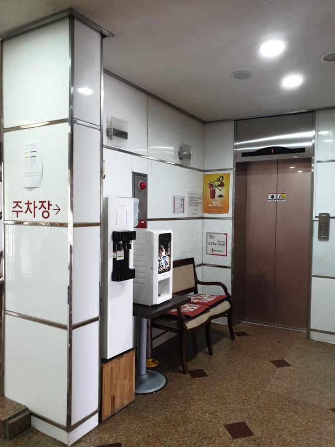 กรีน แอนด์ บลู โฮเต็ล Motel พยองซาง ภายนอก รูปภาพ