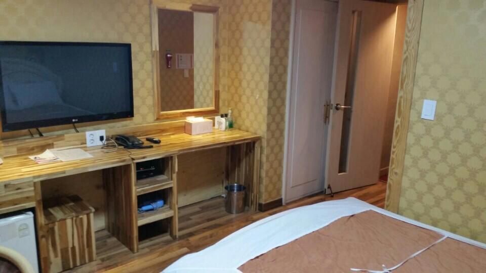 กรีน แอนด์ บลู โฮเต็ล Motel พยองซาง ภายนอก รูปภาพ