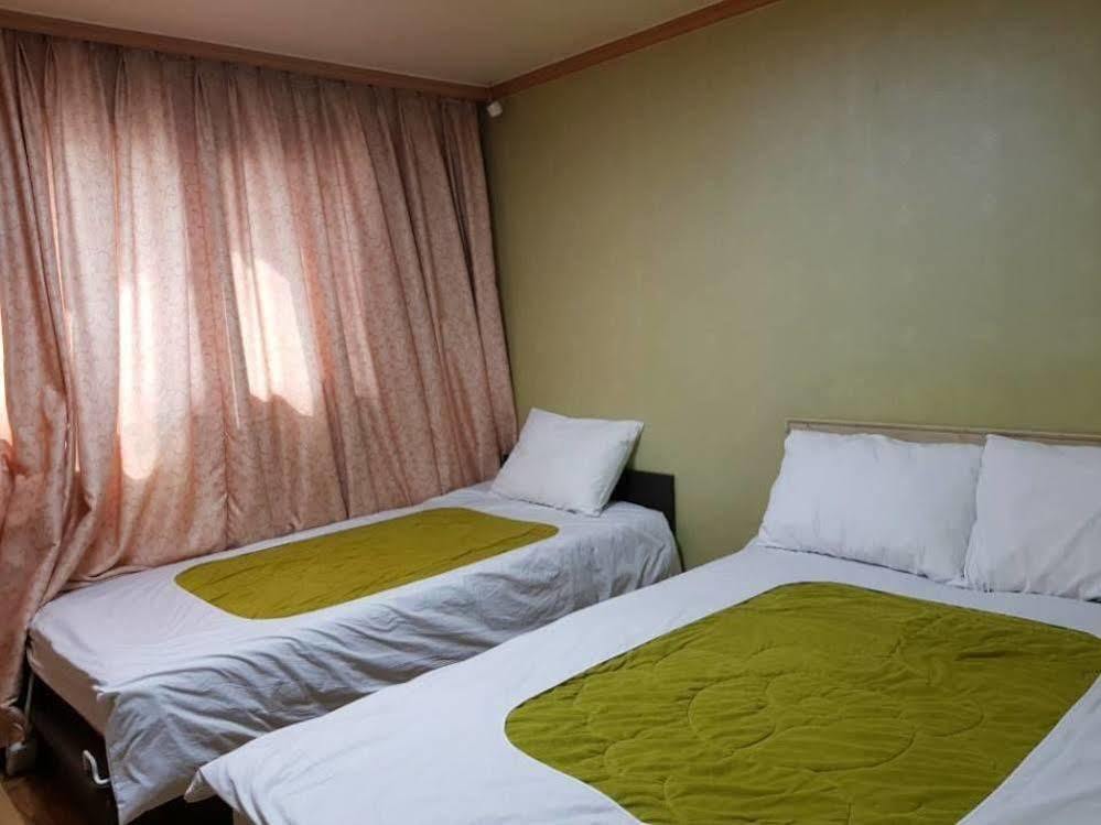กรีน แอนด์ บลู โฮเต็ล Motel พยองซาง ภายนอก รูปภาพ